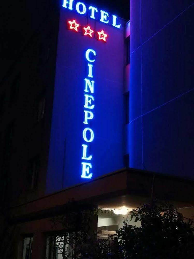 Hotel Cinepole - Proche Paris Joinville-le-Pont Exterior photo